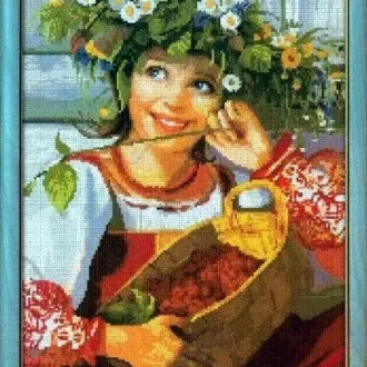 Вышивка Девушка с корзиной ягод