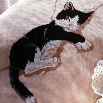 Вышивка Спящий кот